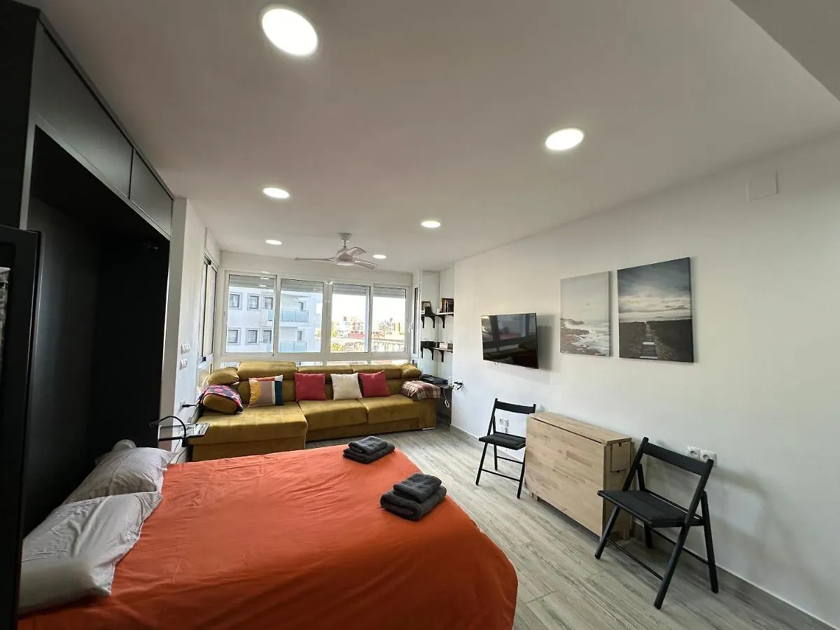 Ver417 - Reformado, Wifi, Vistas Al Mar, Piscina, Playa A 600 Metros, Centro A 300 Metros Torremolinos 0*,  Spain